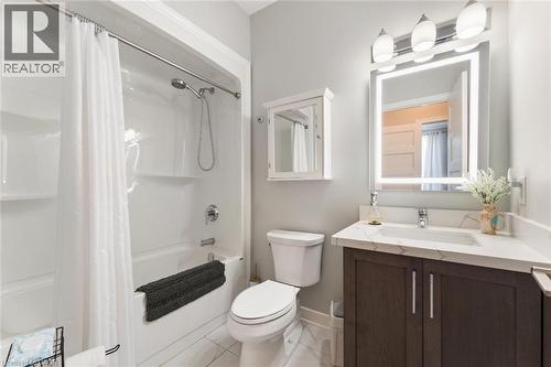 60 Andrew Lane, Thorold, ON - Indoor Photo Showing Bathroom