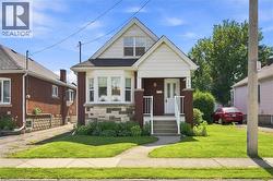 156 TRAGINA Avenue N  Hamilton, ON L8H 5C8