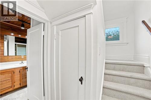 156 Tragina Avenue N, Hamilton, ON - Indoor Photo Showing Other Room