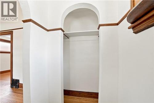 156 Tragina Avenue N, Hamilton, ON - Indoor Photo Showing Other Room