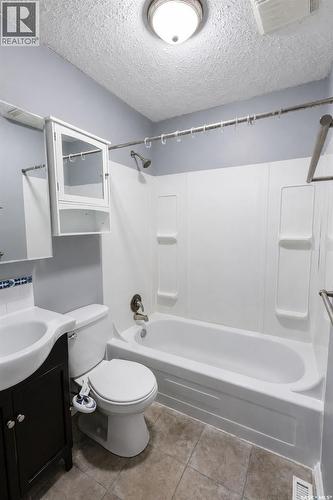 838 3Rd Street E, Prince Albert, SK - Indoor Photo Showing Bathroom