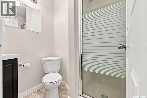 431 G Avenue S, Saskatoon, SK - Indoor Photo Showing Bathroom