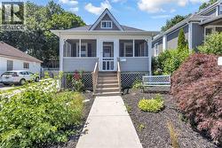 60 BERKLEY Road  Cambridge, ON N1S 3G6
