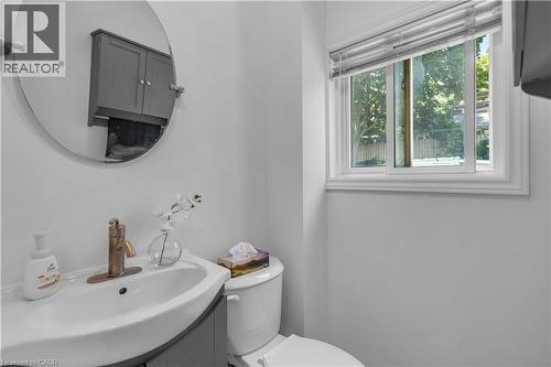 60 Berkley Road, Cambridge, ON - Indoor Photo Showing Bathroom
