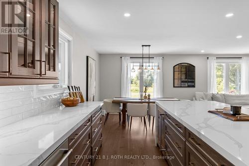 1908 10Th Line, Innisfil, ON - Indoor Photo Showing Kitchen With Upgraded Kitchen
