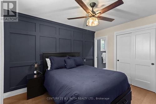 1908 10Th Line, Innisfil, ON - Indoor Photo Showing Bedroom