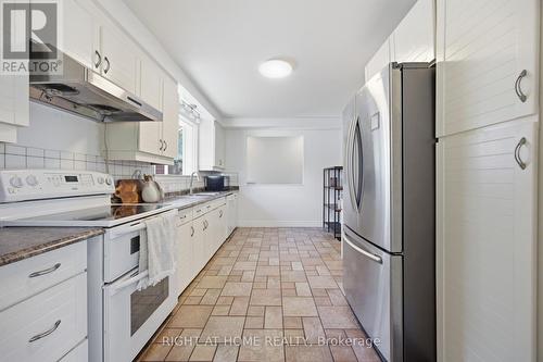 45 Faversham Crescent, Toronto, ON - Indoor Photo Showing Kitchen