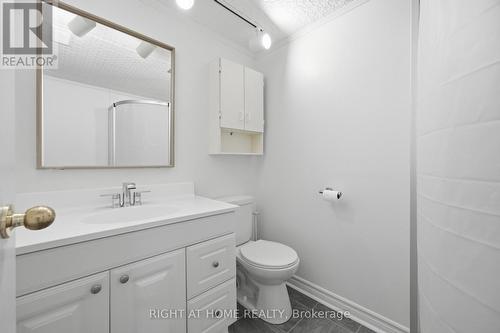 45 Faversham Crescent, Toronto, ON - Indoor Photo Showing Bathroom