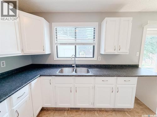 1026 Kingsmere Boulevard, Saskatoon, SK - Indoor Photo Showing Kitchen With Double Sink