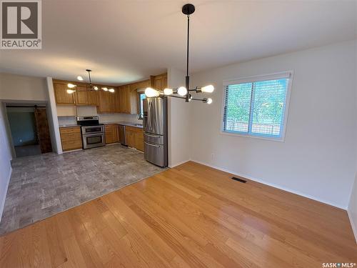 86 Duncan Crescent, Saskatoon, SK - Indoor Photo Showing Kitchen