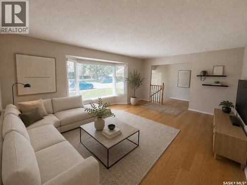 86 Duncan Crescent, Saskatoon, SK - Indoor Photo Showing Living Room