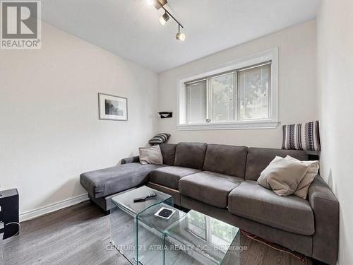 22 Jeffton Crescent, Toronto, ON - Indoor Photo Showing Living Room