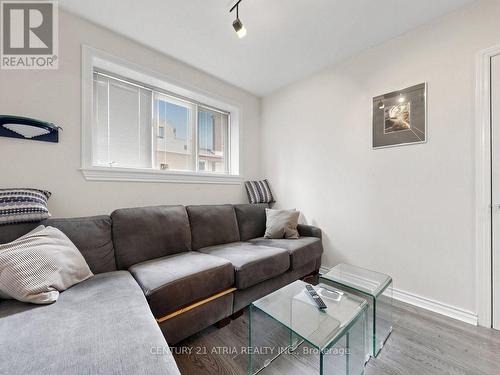 22 Jeffton Crescent, Toronto, ON - Indoor Photo Showing Living Room