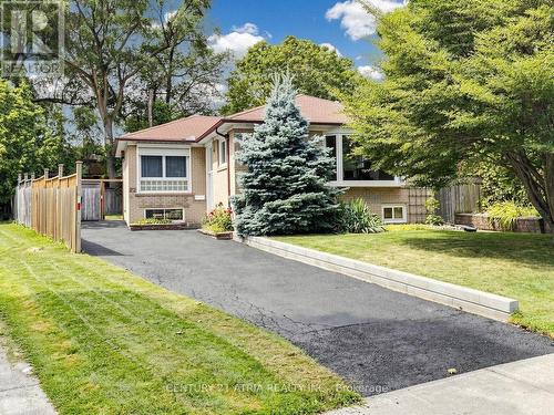 22 Jeffton Crescent, Toronto, ON - Outdoor