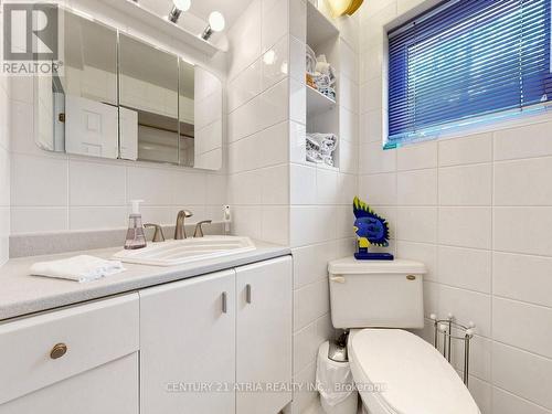 22 Jeffton Crescent, Toronto, ON - Indoor Photo Showing Bathroom