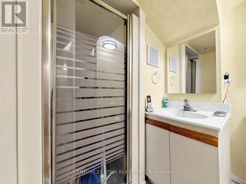 22 Jeffton Crescent, Toronto, ON - Indoor Photo Showing Bathroom