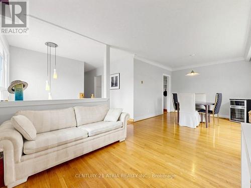 22 Jeffton Crescent, Toronto, ON - Indoor Photo Showing Living Room