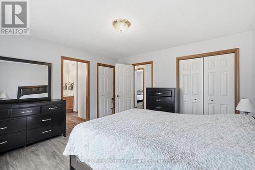 393460 2 Concession, West Grey, ON - Indoor Photo Showing Bedroom