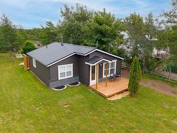 48 Harnums Hill  Whiteway, NL A0B 3L0
