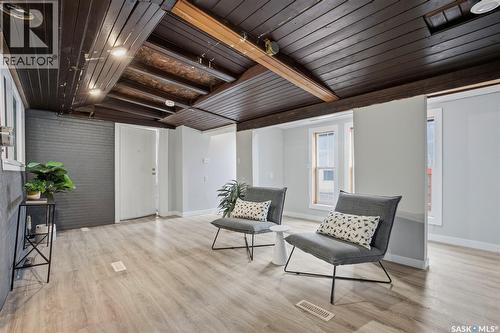 1721 E Avenue N, Saskatoon, SK - Indoor