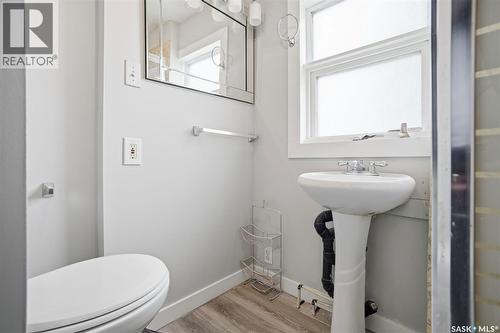 1721 E Avenue N, Saskatoon, SK - Indoor Photo Showing Bathroom
