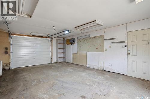 1721 E Avenue N, Saskatoon, SK - Indoor Photo Showing Garage