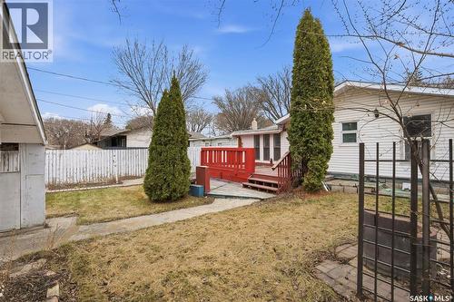 1721 E Avenue N, Saskatoon, SK - Outdoor