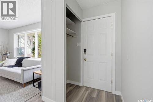 1721 E Avenue N, Saskatoon, SK - Indoor
