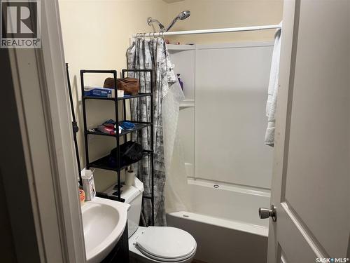 1125 Idylwyld Drive N, Saskatoon, SK - Indoor Photo Showing Bathroom