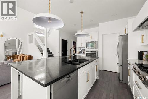 5196 Aviator Crescent, Regina, SK - Indoor Photo Showing Kitchen With Stainless Steel Kitchen With Double Sink With Upgraded Kitchen