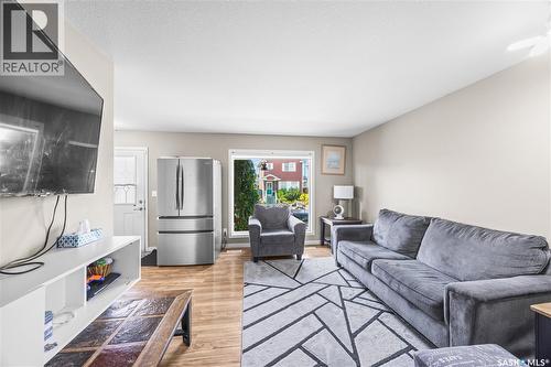439 Coad Manor, Saskatoon, SK - Indoor Photo Showing Living Room