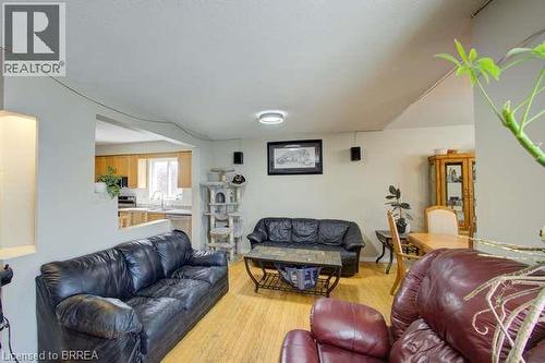 223 Melran Drive, Cambridge, ON - Indoor Photo Showing Living Room