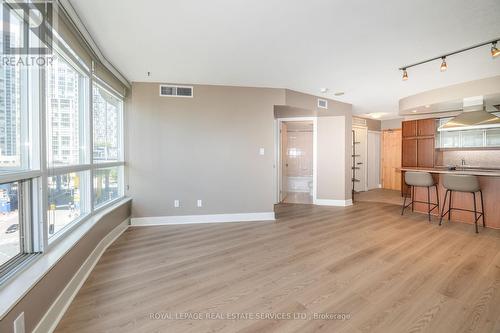 Living/Dining Room - 707 - 550 Queens Quay W, Toronto, ON - Indoor