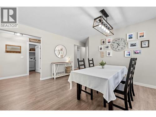 377 Sumac Road E, Kelowna, BC - Indoor Photo Showing Dining Room
