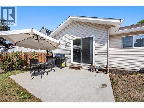 377 Sumac Road E, Kelowna, BC - Outdoor With Exterior