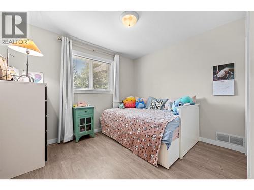 377 Sumac Road E, Kelowna, BC - Indoor Photo Showing Bedroom