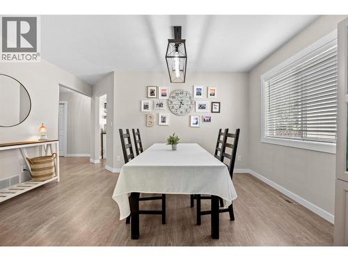 377 Sumac Road E, Kelowna, BC - Indoor Photo Showing Dining Room
