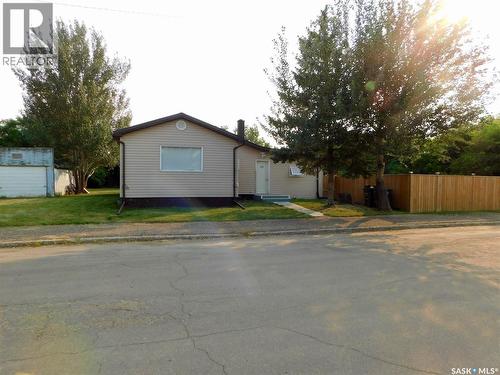 40 Edouard Beaupre Street, Willow Bunch, SK - Outdoor