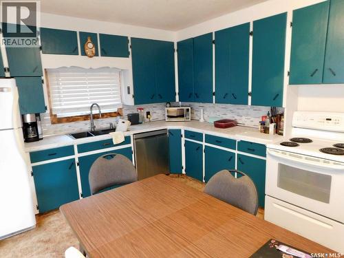 40 Edouard Beaupre Street, Willow Bunch, SK - Indoor Photo Showing Kitchen