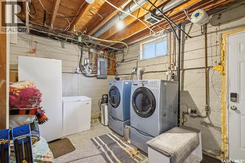 816 Empress Street, Saskatoon, SK - Indoor Photo Showing Laundry Room