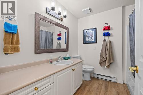 877 Klo Road Unit# 112, Kelowna, BC - Indoor Photo Showing Bathroom