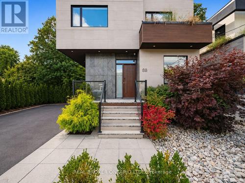 88 SOUTH KINGSWAY WAY , Toronto, Ontario M6S 3T3 4