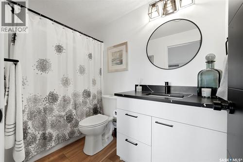 232 Edgewood Drive, Buena Vista, SK - Indoor Photo Showing Bathroom