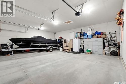 232 Edgewood Drive, Buena Vista, SK - Indoor Photo Showing Garage