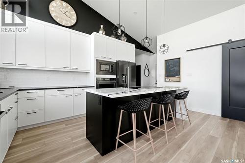 232 Edgewood Drive, Buena Vista, SK - Indoor Photo Showing Kitchen With Upgraded Kitchen