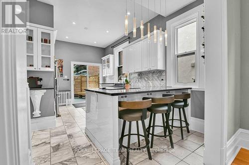7 Third Avenue, Ottawa, ON - Indoor Photo Showing Kitchen