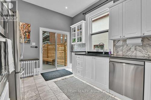 7 Third Avenue, Ottawa, ON - Indoor Photo Showing Kitchen