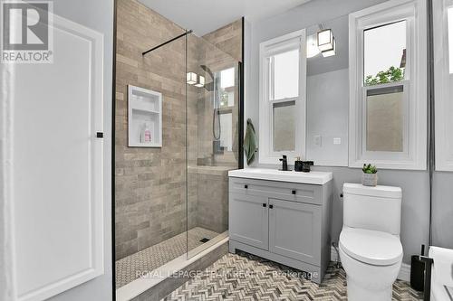 7 Third Avenue, Ottawa, ON - Indoor Photo Showing Bathroom