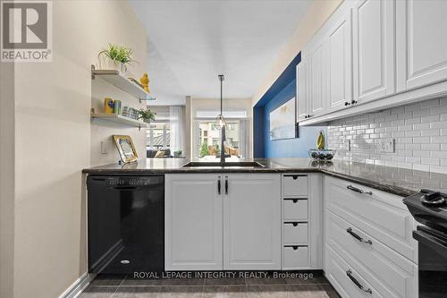 1433 Comfrey Crescent, Ottawa, ON - Indoor Photo Showing Kitchen