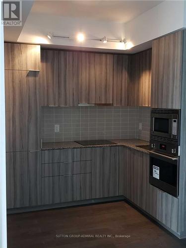 3012 - 955 BAY STREET , Toronto, Ontario M5S 0C6 5